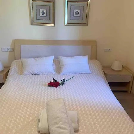 Amazing Beachfront Apt With Jacuzzi, 1 Minute To Beach, 2bdr And 2baths Апартаменты